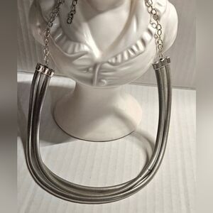 Modern Silver Necklace with Sleek Bar and Chain Design